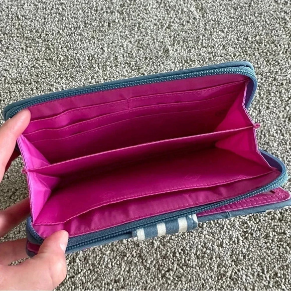 Vera Bradley RFID TurnLock Wallet in Geo Medallions - Picture 4 of 8